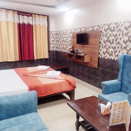 Hotel Vishal Palace Unnao Exteriör bild