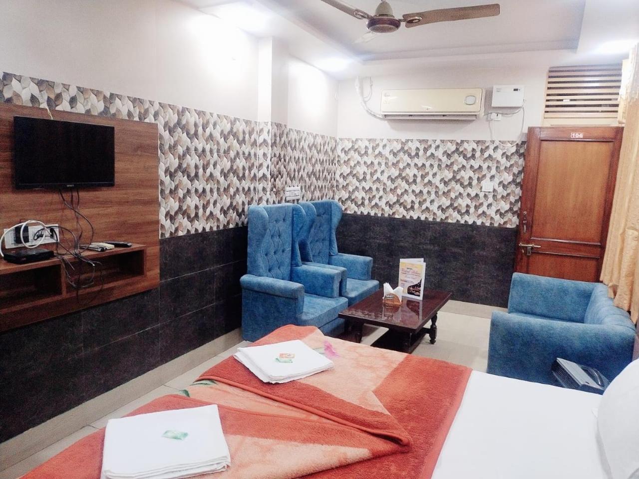 Hotel Vishal Palace Unnao Exteriör bild